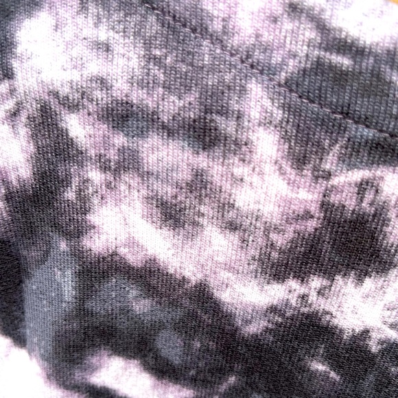 NWT Sz lg Cozy purple/black tie dye shirt, buttery soft casual, lounge,or pajama - Picture 4 of 5